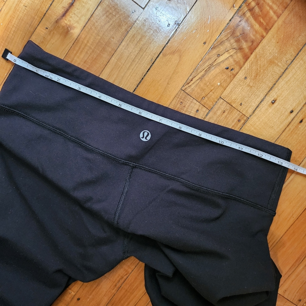 💜 Lululemon sz6 Wunder Under Crop 21" in black - Picture 7 of 10